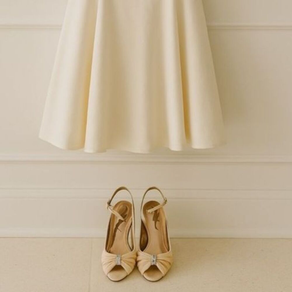 Nina Solo Beige Peep-Toe Heels with Bow